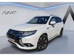 Blanco Usado 2017 Mitsubishi Outlander P-HEV SUV | 18.990 € (Precio justo)
