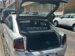 Gris / plata Usado 2004 Opel Vectra GTS Berlina | 2200 €