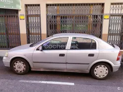 Gris / plata Usado 2002 Opel Astra Club Berlina | 600 € (Super precio)