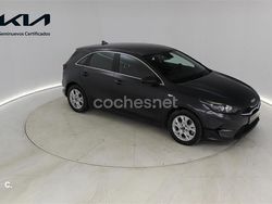 Gris / plata Usado 2023 Kia Ceed Berlina | 19.900 € (Un poco caro)