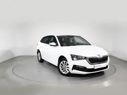 Blanco Usado 2023 Skoda Scala Ambition Utilitario | 16.800 € (Precio justo)