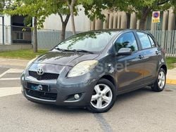 Gris / plata Usado 2010 Toyota Yaris Connect Style Berlina | 6400 € (Precio justo)