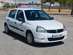 Blanco Usado 2010 Renault Clio II Authentique Berlina | 2990 € (Buen precio)