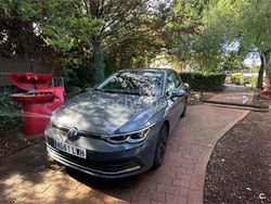 Gris / plata Usado 2020 VW Golf VIII Life Berlina | 18.000 € (Precio justo)