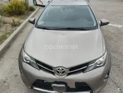 Marrón Usado 2013 Toyota Auris Active Berlina | 6400 €