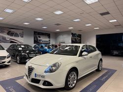 Blanco Usado 2011 Alfa Romeo Giulietta Progression Utilitario | 8900 € (Un poco caro)