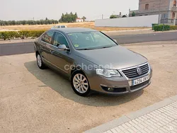 Gris / plata Usado 2006 VW Passat Trendline Berlina | 4500 € (Buen precio)