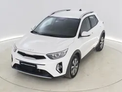 Blanco Usado 2024 Kia Stonic SUV | 20.113 € (Un poco caro)