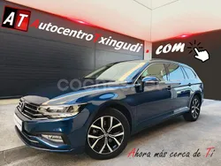 Azul Usado 2021 VW Passat Executive Familiar | 27.990 € (Caro)