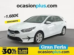 Blanco Usado 2023 Kia Ceed Berlina | 17.690 € (Precio justo)