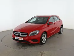 Rojo Usado 2013 Mercedes A180 Urban Utilitario | 13.999 €