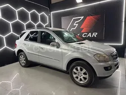 Gris / plata Usado 2006 Mercedes ML350 SUV | 8980 € (Precio justo)