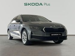 Gris Usado 2024 Skoda Octavia Familiar | 32.990 € (Precio justo)