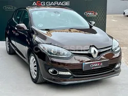 Granate Usado 2015 Renault Mégane III Bose Edition Berlina | 7000 € (Precio justo)