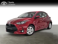 Rojo Usado 2021 Toyota Yaris Hybrid Active Utilitario | 17.890 € (Precio justo)
