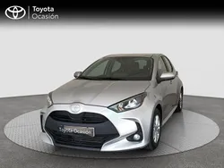 Gris / plata Usado 2024 Toyota Yaris Edition Berlina | 17.840 € (Buen precio)