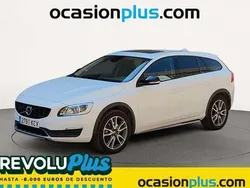 Blanco Usado 2017 Volvo V60 CC Momentum Familiar | 17.990 € (Precio justo)