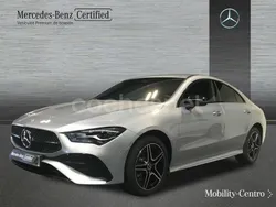 Gris / plata Usado 2024 Mercedes CLA250e Berlina | 41.900 € (Un poco caro)