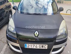 Negro Usado 2010 Renault Scénic III Dynamique Monovolumen | 2950 € (Un poco caro)