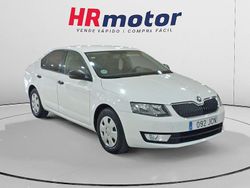 Blanco Usado 2015 Skoda Octavia Active Berlina | 9999 € (Precio justo)
