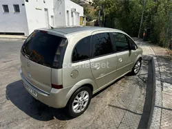 Beige Usado 2010 Opel Meriva Cosmo Monovolumen | 2700 € (Super precio)
