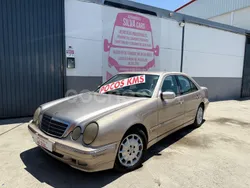 Beige Usado 2001 Mercedes E320 Elegance Berlina | 2699 €