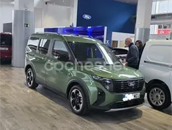Verde Usado 2025 Ford Tourneo Courier Active Monovolumen | 24.600 €