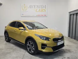 Amarillo Usado 2021 Kia XCeed SUV | 16.900 € (Un poco caro)