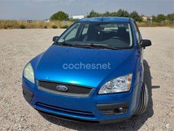 Azul Usado 2005 Ford Focus Trend Berlina | 2500 € (Buen precio)
