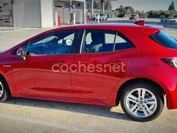 Granate Usado 2020 Toyota Corolla Active Berlina | 13.500 € (Precio justo)