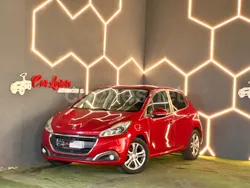 Granate Usado 2015 Peugeot 208 Allure Utilitario | 7500 € (Precio justo)
