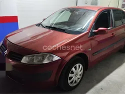 Granate Usado 2003 Renault Mégane II Expression Berlina | 1200 € (Super precio)