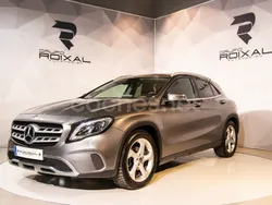 Gris / plata Usado 2019 Mercedes GLA200 SUV | 23.999 € (Un poco caro)