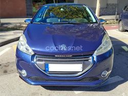 Violeta / lila Usado 2012 Peugeot 208 Allure Utilitario | 6200 € (Precio justo)