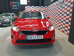Rojo Usado 2019 Kia Ceed Familiar | 12.900 €