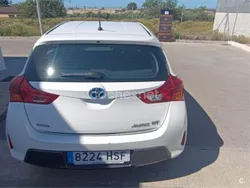 Blanco Usado 2013 Toyota Auris Hybrid Advance Berlina | 11.500 € (Precio justo)