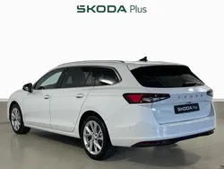 Blanco Usado 2024 Skoda Superb Selection Familiar | 34.900 € (Precio justo)