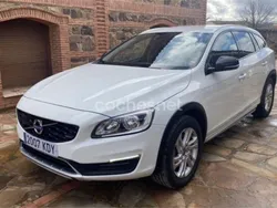 Blanco Usado 2017 Volvo V60 CC Familiar | 13.500 € (Caro)