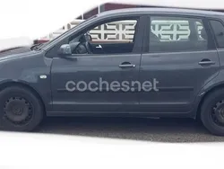 Gris / plata Usado 2002 VW Polo Conceptline Berlina | 1150 € (Buen precio)