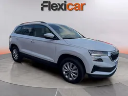 Blanco Usado 2022 Skoda Karoq Active SUV | 17.290 € (Precio justo)