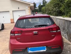 Rojo Usado 2018 Kia Rio Berlina | 11.000 € (Precio justo)