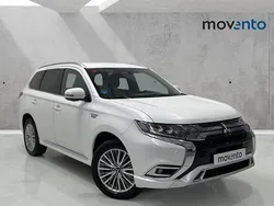 Blanco Usado 2018 Mitsubishi Outlander P-HEV SUV | 21.990 € (Precio justo)