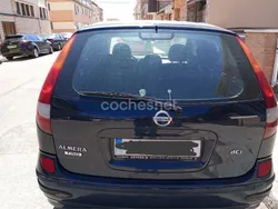 Violeta / lila Usado 2004 Nissan Almera Tino Acenta Monovolumen | 2900 €