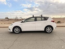 Blanco Usado 2016 Toyota Auris Hybrid Active Berlina | 10.000 € (Buen precio)