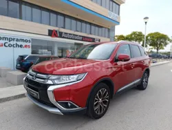 Rojo Usado 2017 Mitsubishi Outlander Motion SUV | 17.450 € (Precio justo)