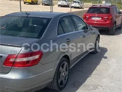Gris / plata Usado 2010 Mercedes E220 Elegance Berlina | 12.100 € (Buen precio)