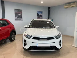Blanco Usado 2024 Kia Stonic SUV | 17.900 € (Precio justo)