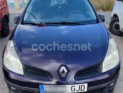 Violeta / lila Usado 2008 Renault Clio II Berlina | 4000 € (Precio justo)
