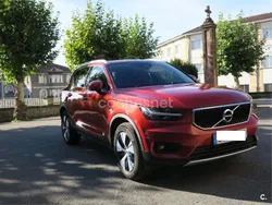 Rojo Usado 2020 Volvo XC40 Business Edition SUV | 32.000 € (Precio justo)