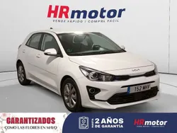 Blanco Usado 2023 Kia Rio Utilitario | 16.440 € (Precio justo)